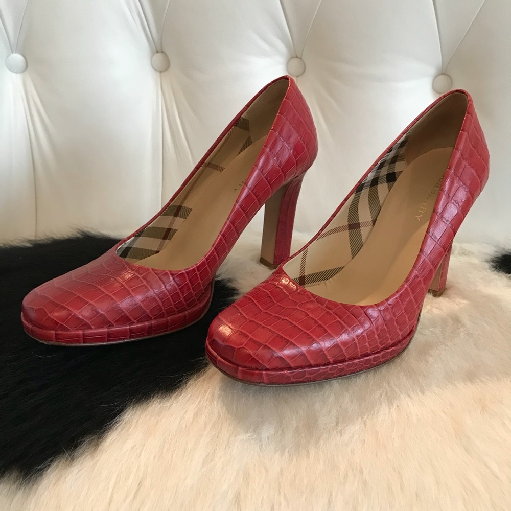 Authentic Burberry red leather crocodile pumps